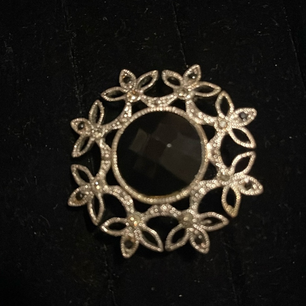 Vintage Gothic Black Stone Silver Tone Brooch